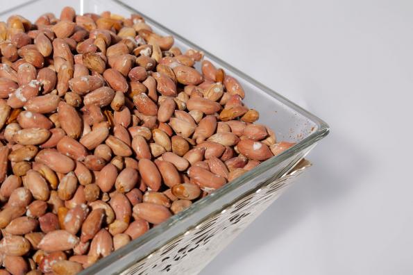 شرکت بازرگانی انواع بادام زمینی ایرانی